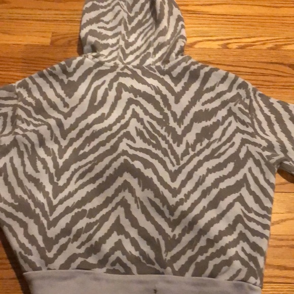 Adidas’s gray and purple hoodie zebra striped size girls medium - Picture 4 of 4